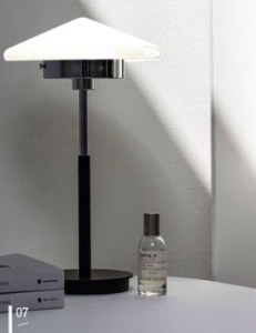 modern table lamp L004